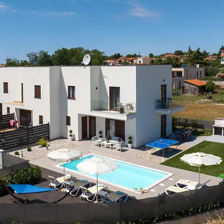 Aria Blu *